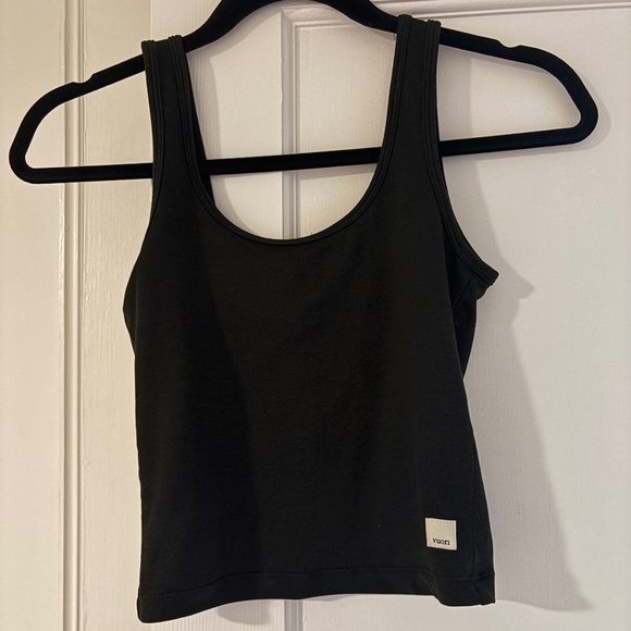 Vuori Halo Essential Tank in Black Heather- XS - Picture 2 of 5